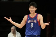 一号娱乐-改穿几号？崔永熙此前在广州&amp;篮网都穿8号 而广东已退役朱8球衣